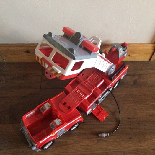 Paw Patrol Large Fire Marshall Fire Truck Lights and Sounds w/Figure