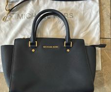 Michael Kors 30S3GLMS7L Selma Clalfskin Tote