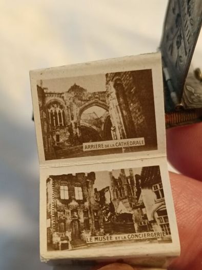 WW1 Photo Souvenir Pendant.