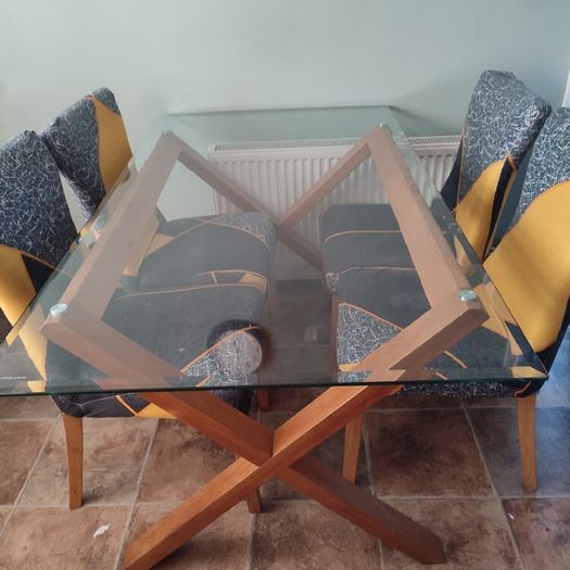 Kitchen table