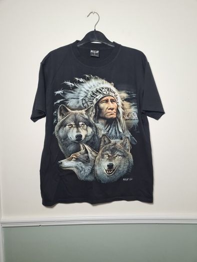 Vintage WILD t shirt American Indian and wolves print front and back Size medium