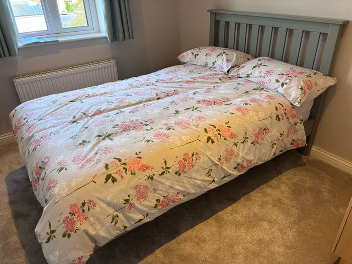 New 4ft Green Wood Bed -  option for new mattress & locker