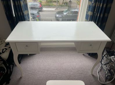 Vanity table