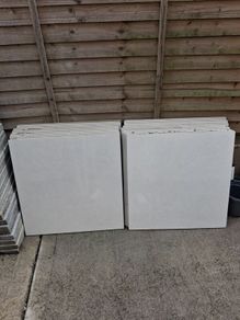 Porcelain floor tile