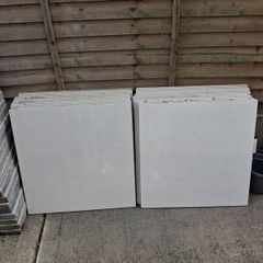 Porcelain floor tile