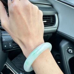 Type A Jade bangle with certificate