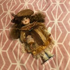 Porcelain doll.Leonardo collector. With tag