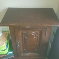 Solid wood lockable drinks/tv cabinet