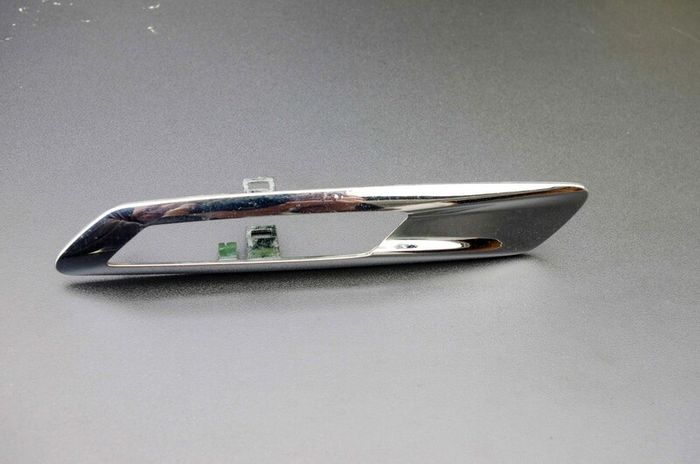 BMW series 5 decorative element