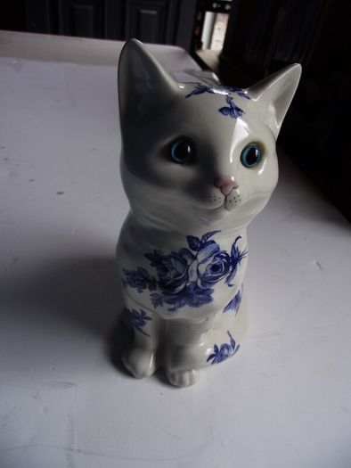 Vintage Set of 3 Ceramic cats by Just Cats & Co. Staffordshire - Circa 1980's
