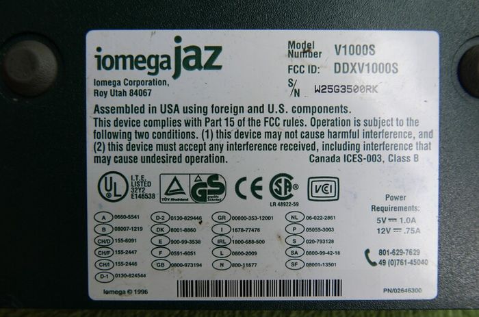 IOMEGA JAZ External Drive - V1000S - Untested