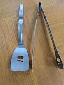 Weber tongs and spatula set