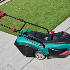 Electric  lawn mover