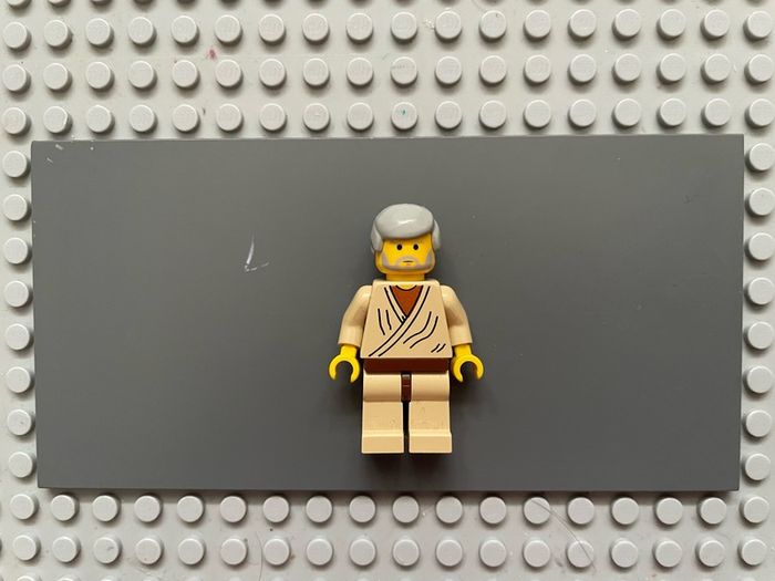 lego star wars sw0023 Obi-Wan Kenobi minifigure- Old, Yellow Head, Light Gray Hair