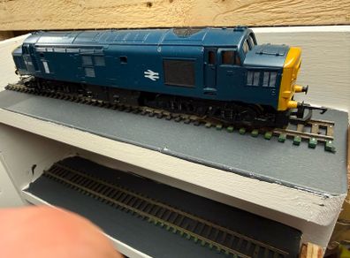 Hornby class 37