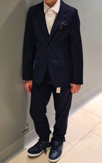 Stunning Paul Costello Suit for 9 years boy navy 3 piece with shirt used once