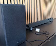 LG SJ3 Soundbar with subwoofer