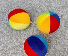 3 Plush Balls Developmental Toys Colour Learning