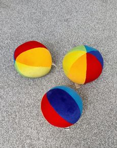 3 Plush Balls Developmental Toys Colour Learning