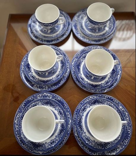 vintage blue willow