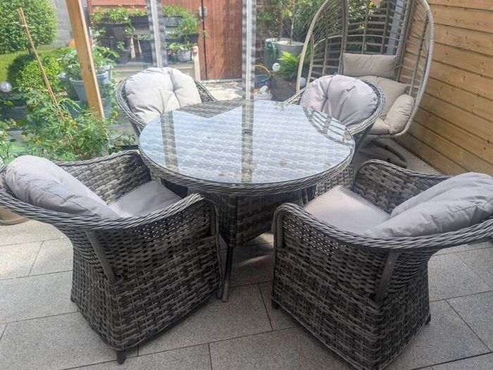 Florida outdoor dining set