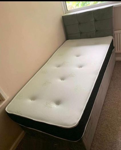 New Stylish SINGLE ,Double, King And Superking Sizes Divan Beds Instock. Tufted Memory Foam Mattresses And Optional Drawers Available