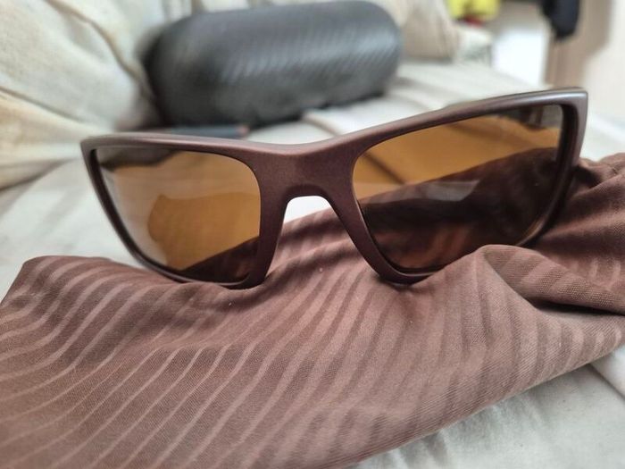 Oakley Jury Sunglasses bronze, as new