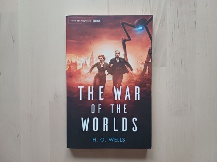 The War of the Worlds by H.G. Wells (Science Fiction Paperback 2018)