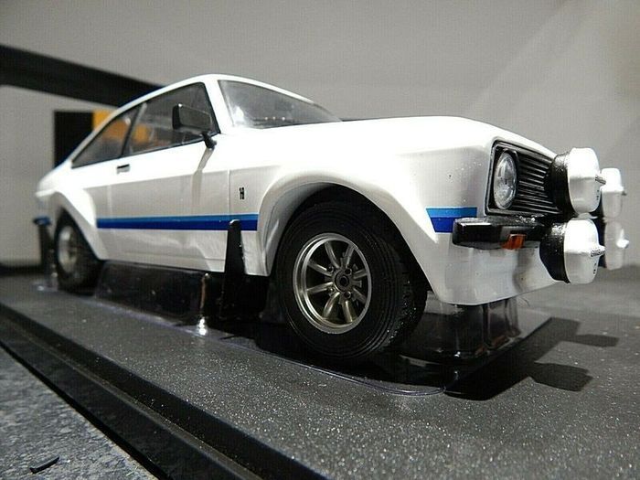 Ford Escort mk2 RS 1800 1977 1/18 New in Box