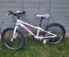 Cube 200 girls mountain bike