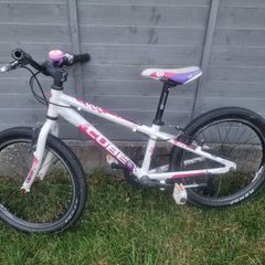 Cube 200 girls mountain bike