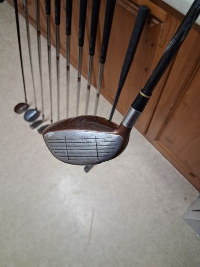 Golf Clubs. Set Of Right Handed Mens Golf Clubs. Collect In Dublin Or Receive Via Post.