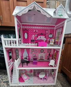 Large Dolls House