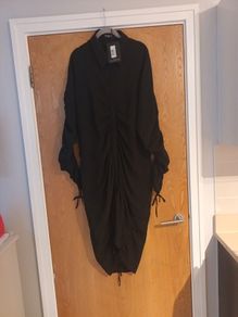 Pretty Little  Thing Plus   Black Ruched  Side Shirt Dress.   S.20   B.N.W.T