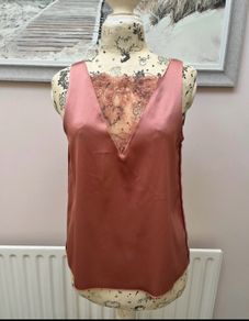 gallery top