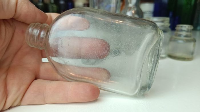 493 - Set of 6 Vintage Clear Glass Screw Cork Top Collectible Decorative Bottles and Jars