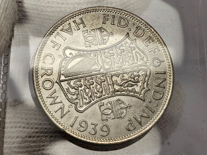 United Kingdom Silver 1939 Half Crown Beautiful Uncirculated