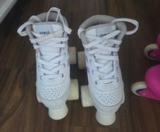 skates size 24-26 kids, bearly used