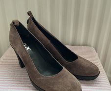 shoes sax size 40 mink suede heeled shoe size 40