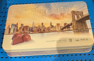 New York City themed tin box