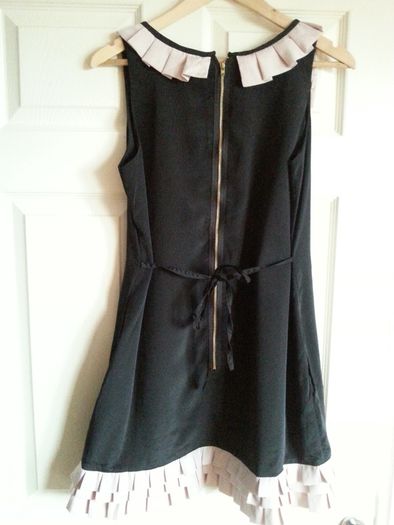 A wear dress