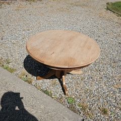 Round Table