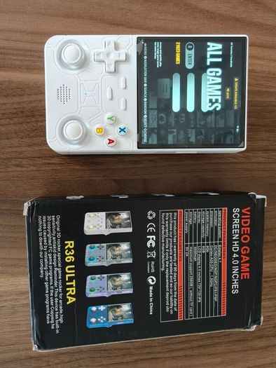 R36 Ultra White 256gb retro console