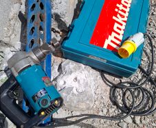 Makita nibbler