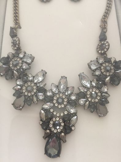 Boxed Necklace & Earrings Set   New