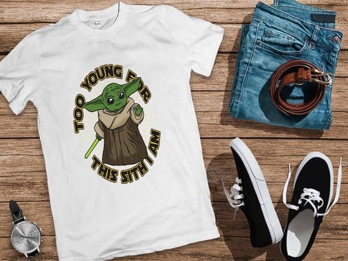 Im too young for this sith i am baby yoda t-shirt star wars t-shirt