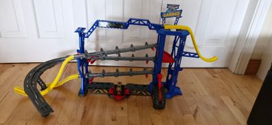 Monster Jam Garage Playset