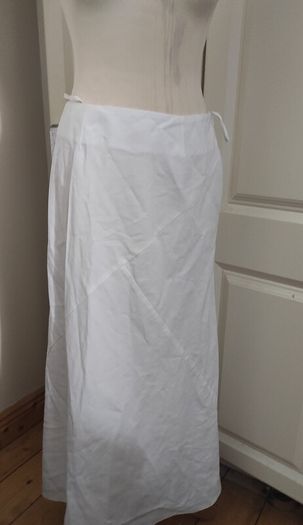 White Nikki Alexander lined skirt new