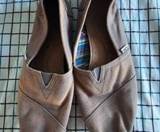Toms UK 8