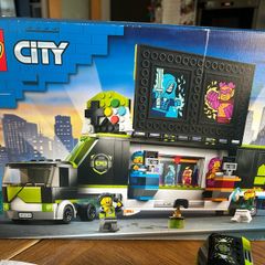 Lego City 60388 - Gaming Tournament Truck